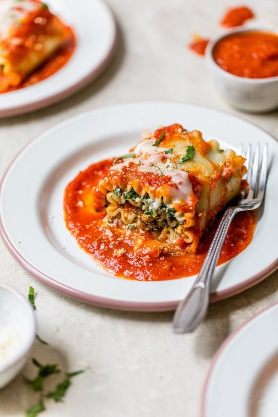 Mushroom Kale Lasagna Rolls